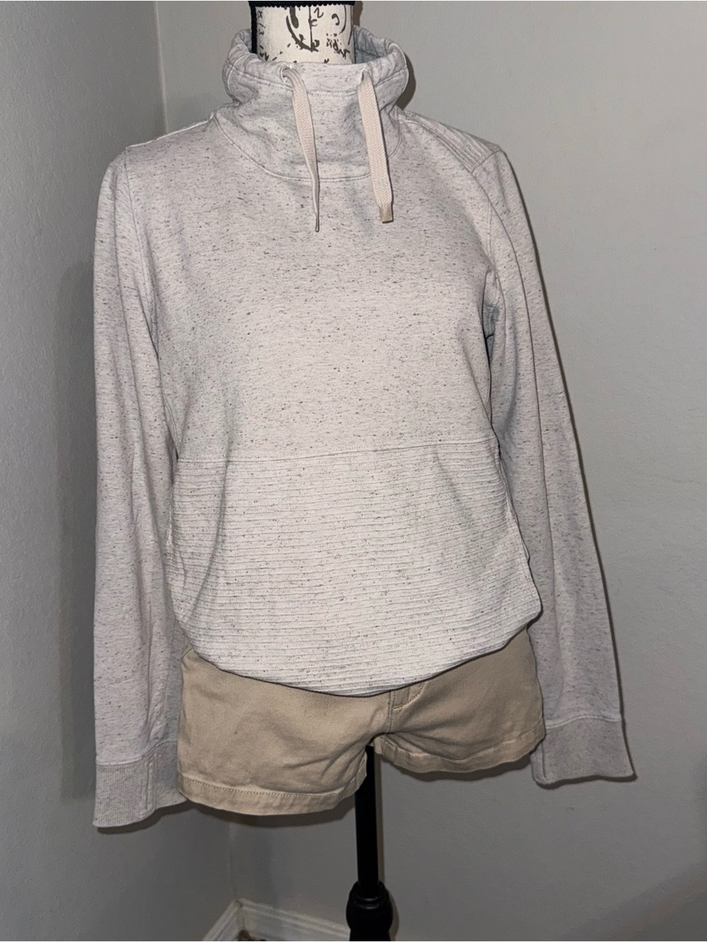 L.L. Bean Womens Small Cowl Neck Pullover Sweatshirt Cream Speckled Cozy Top